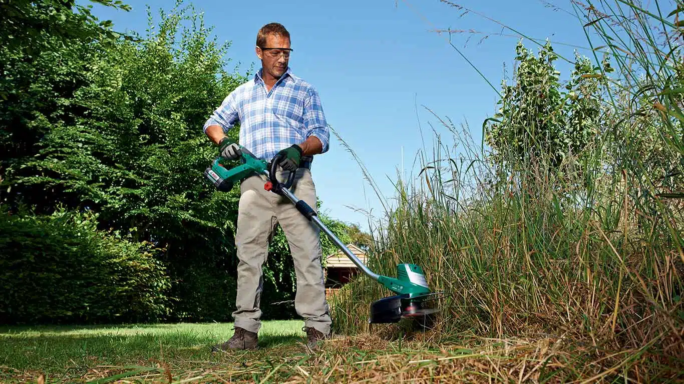 Pourquoi s’offrir le rotofil Bosch AdvancedGrassCut 36 ?